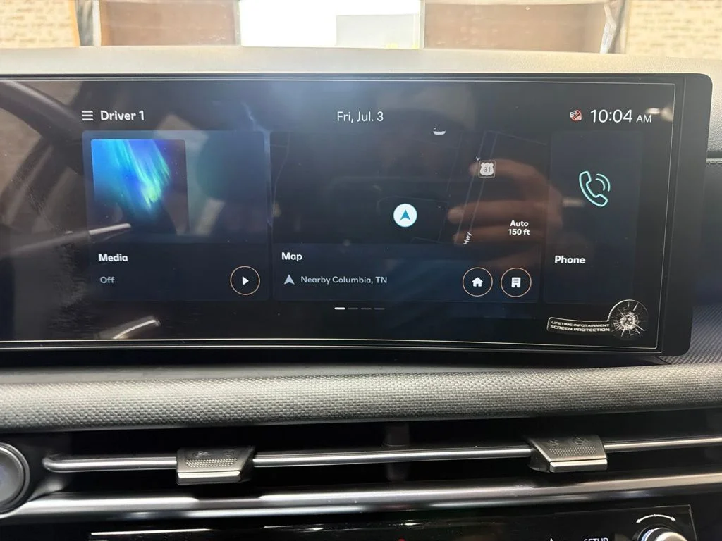 Used 2025 Shimmering Silver Hyundai SEL Convenience image 21