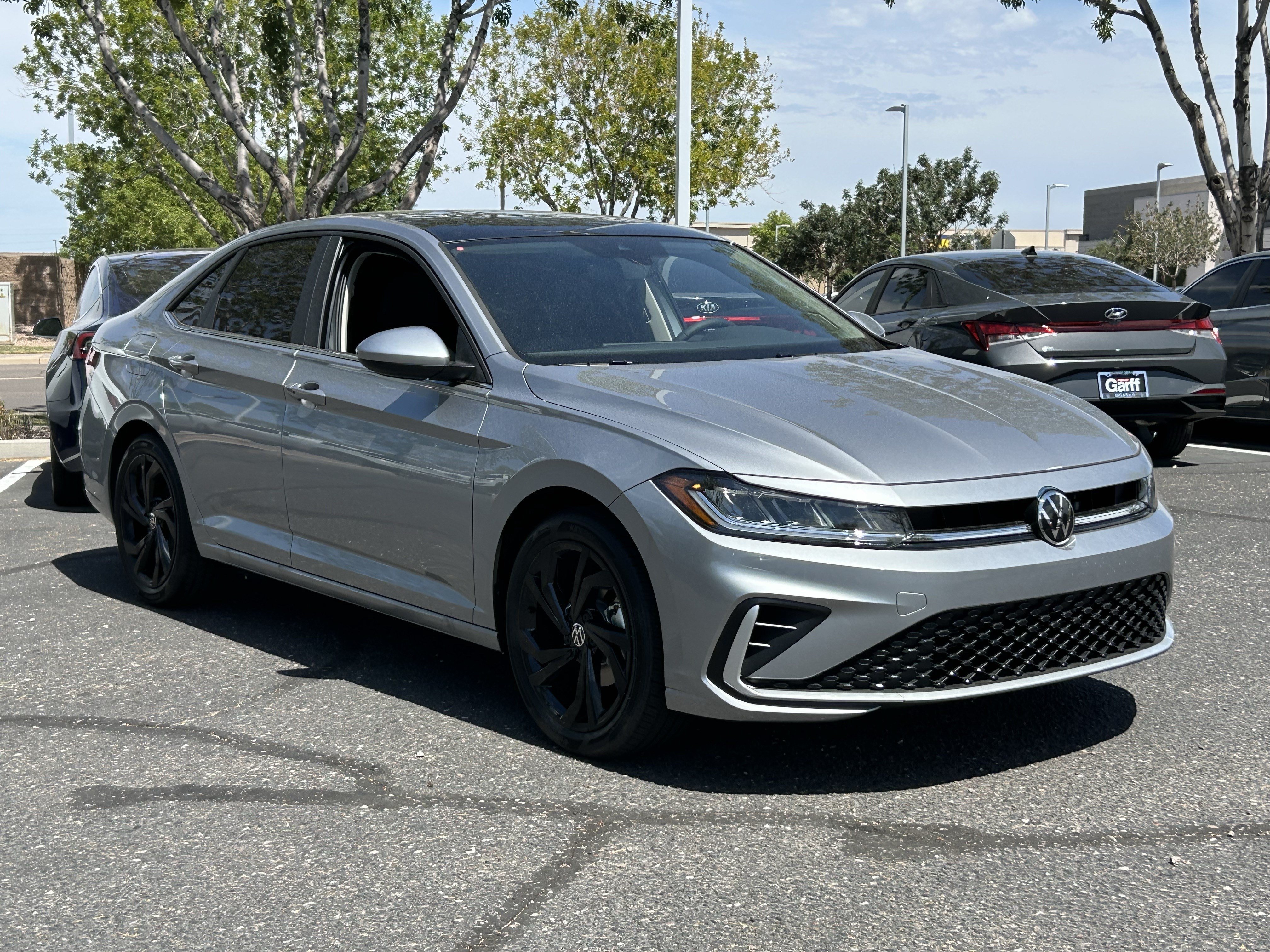 New 2026 Pyrite Silver Metallic Volkswagen SE image 4