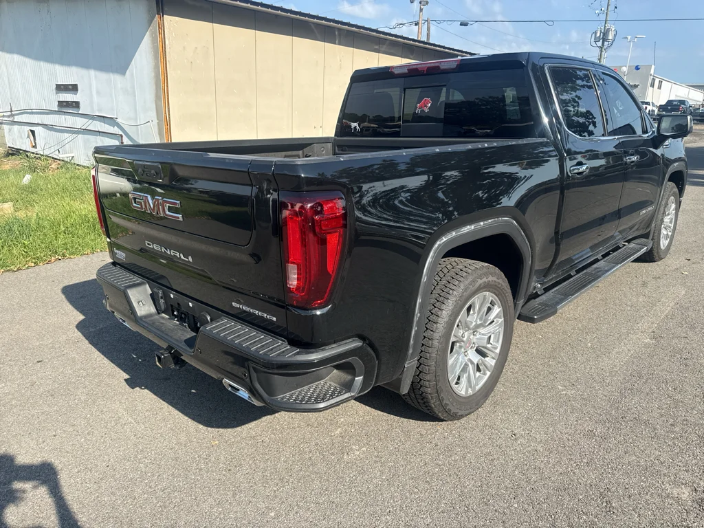 Used 2025 Onyx Black GMC Denali image 3