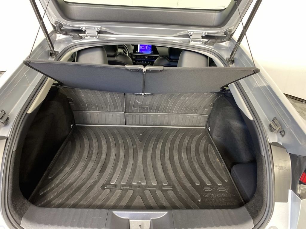 Used 2023 Silver Toyota XLE image 8