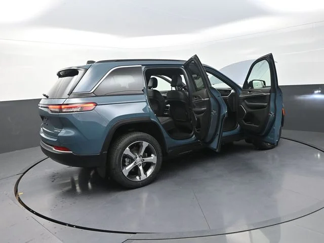 New 2026 Steel Blue Exterior Paint Jeep Limited image 35