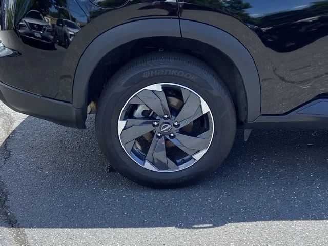 2025 Nissan Rogue SV - Photo 9