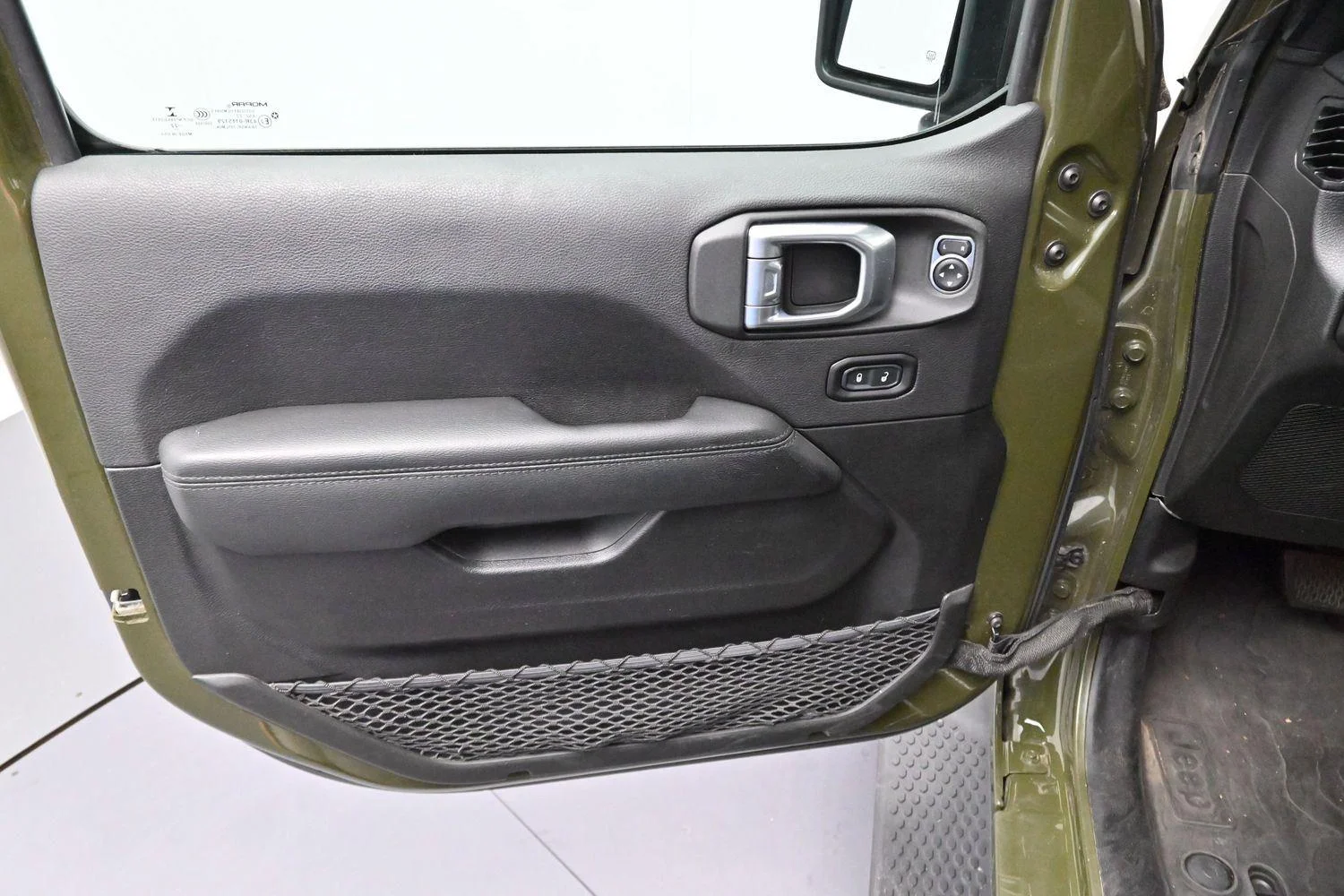 Used 2022 Sarge Green Clearcoat Jeep Unlimited Sahara Altitude image 11