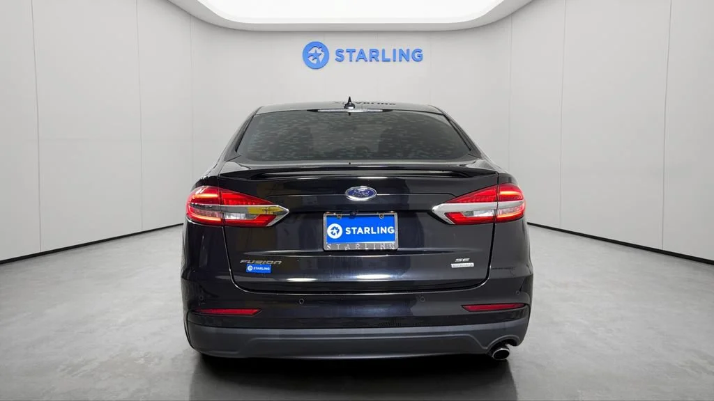 Used 2019  Ford SE image 7
