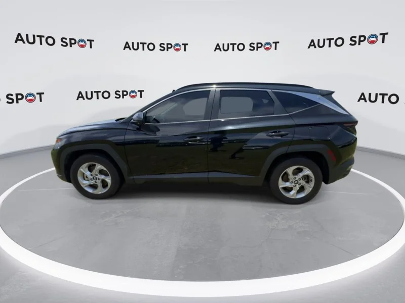 Used 2022 Black Hyundai SEL image 9