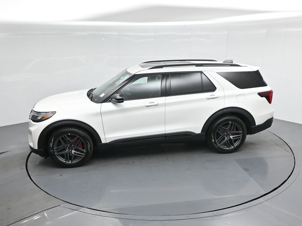 New 2025 Star White Metallic Tri-Coat Ford ST image 49