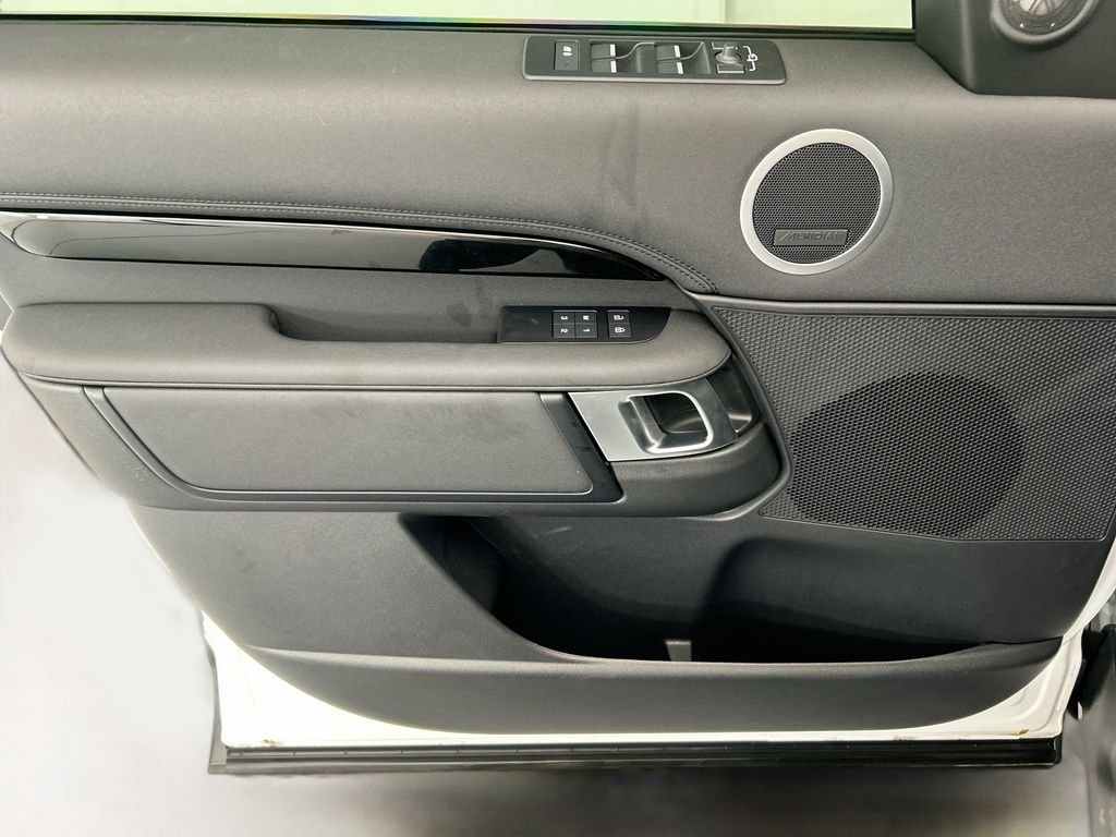 2025 Land Rover Discovery S - Photo 23