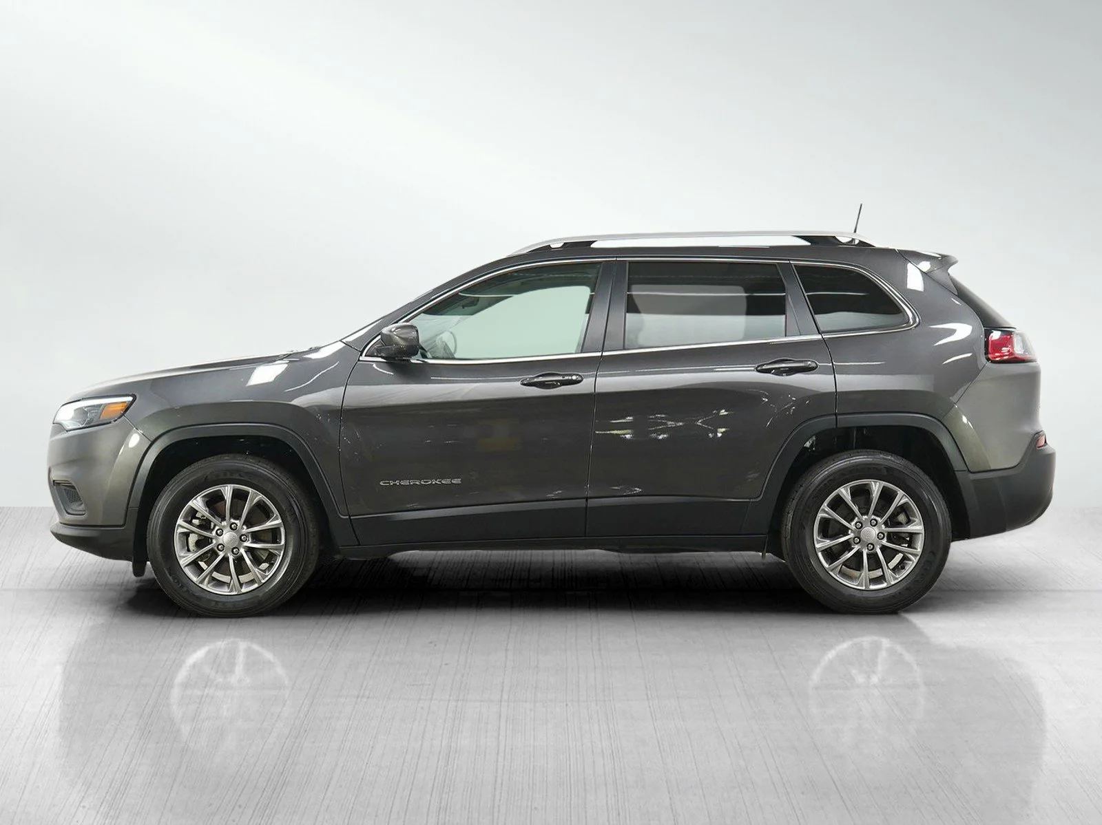 Used 2021 Jeep Cherokee Latitude Lux with VIN 1C4PJMMX4MD123762 for sale in Burnsville, Minnesota
