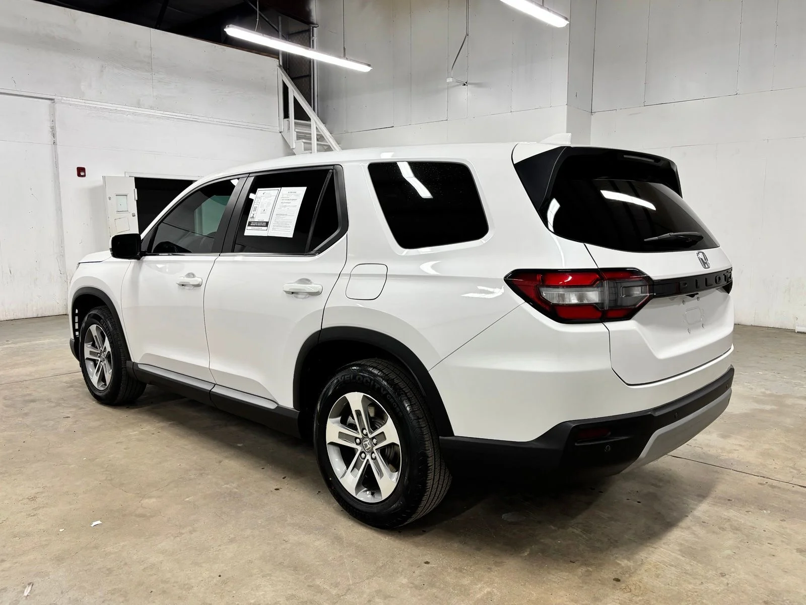 Used 2024 Gray Honda EX-L image 5
