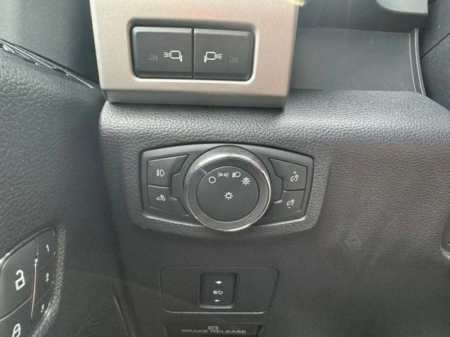 Used 2017 Magnetic Ford Lariat image 19