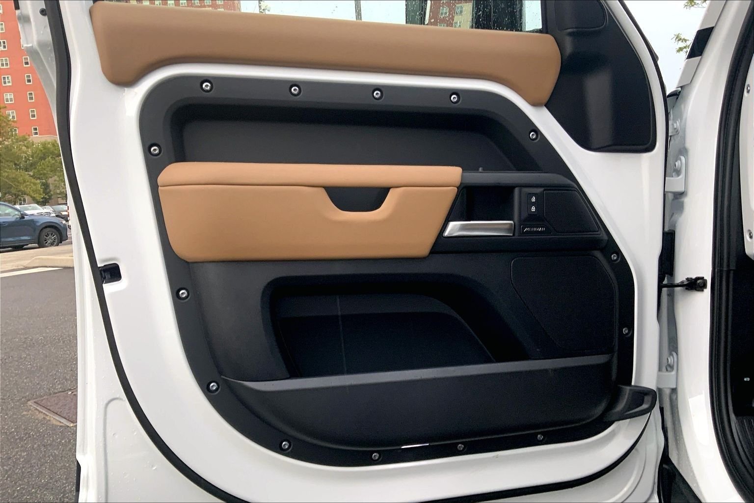 New 2026 Fuji White Land Rover S image 10