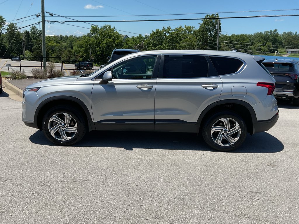 Used 2022 Shimmering Silver Hyundai SE image 6