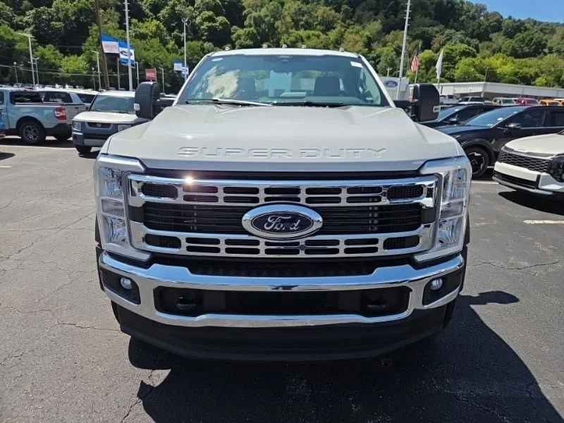 New 2026 Oxford White Ford F-600® XL image 2