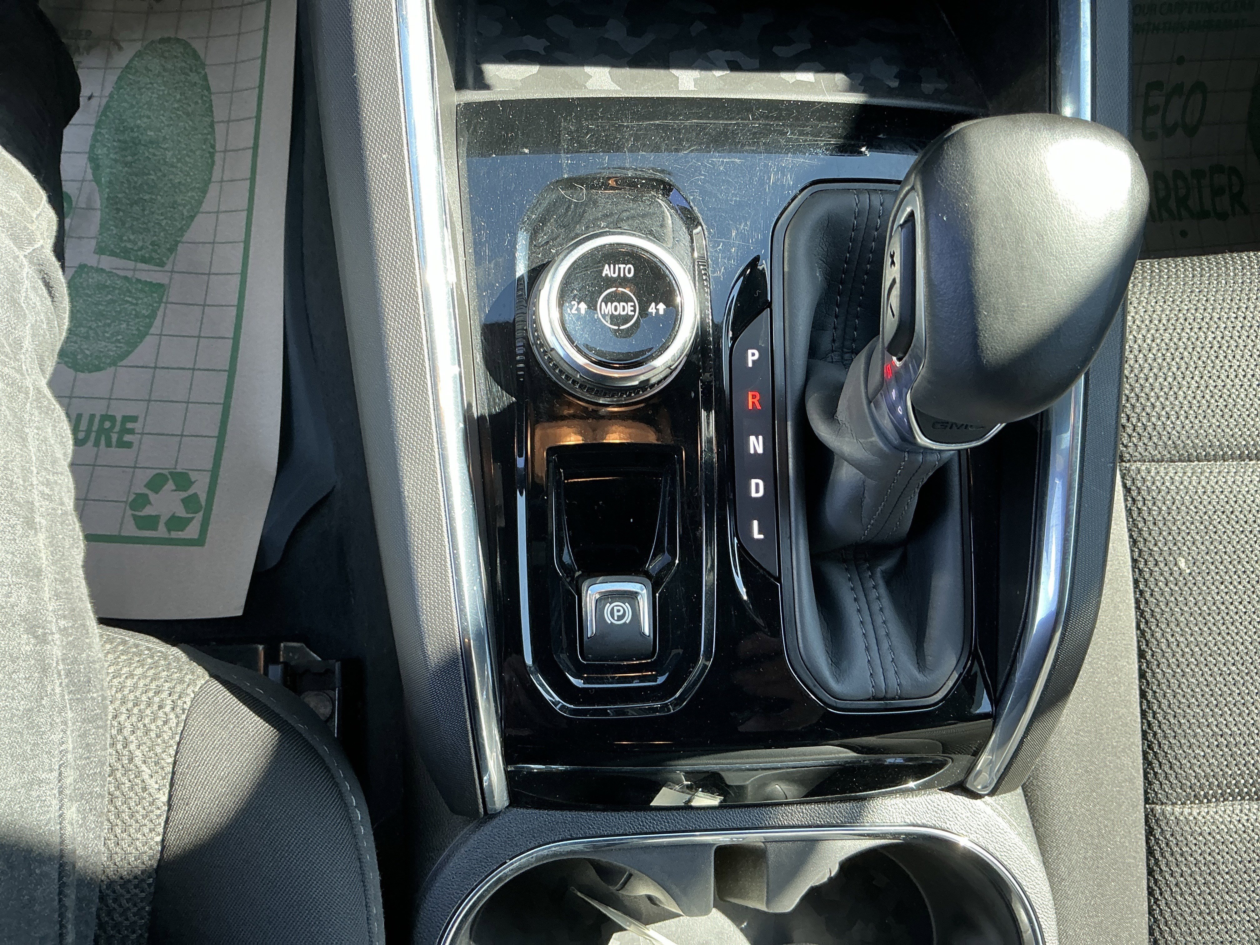 Used 2024 Onyx Black GMC 4WD Elevation image 25