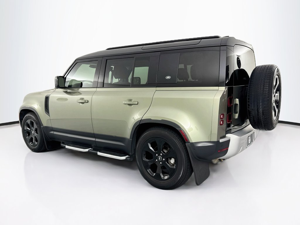 Used 2024 Green Land Rover S image 7