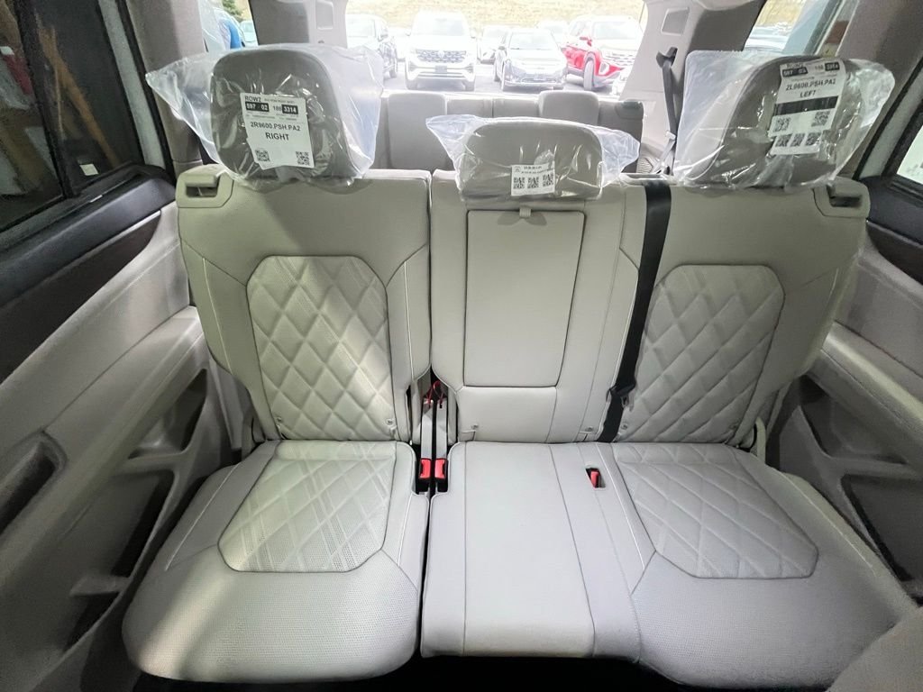 New 2026 White/off-white Volkswagen 2.0T SEL Premium R-Line image 25