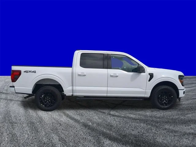 New 2026 Oxford White Ford XLT image 3