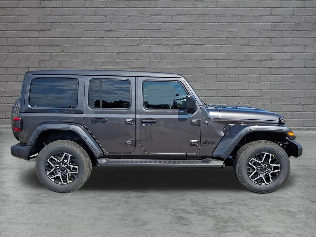 New 2027 Granite Crystal Metallic Clearcoat Jeep Sahara image 9
