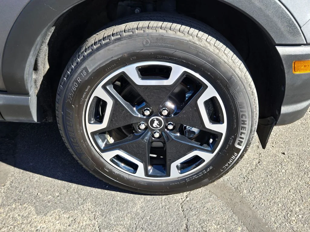 Used 2024 Gray Metallic Ford Outer Banks image 9