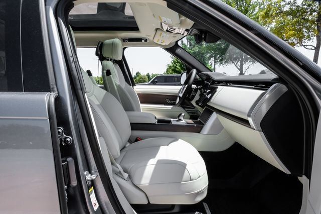 New 2026  Land Rover SE image 45