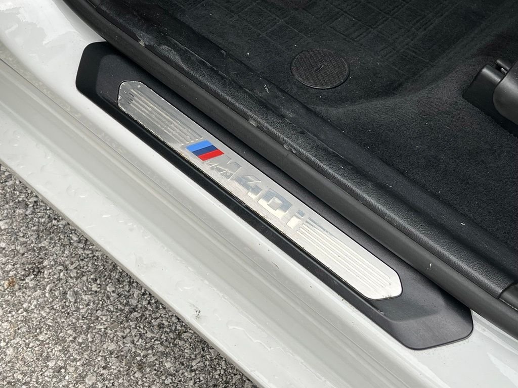 Used 2020 Alpine White BMW M40i image 23