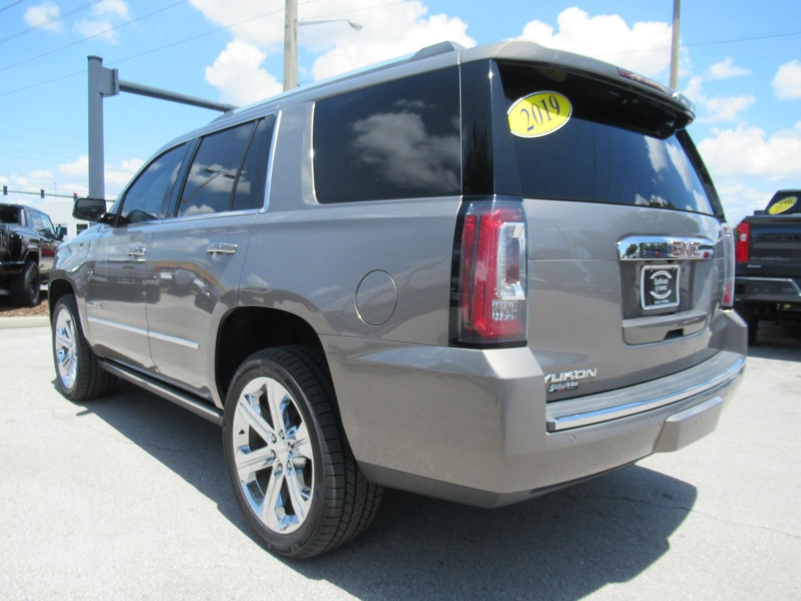 Used 2019  GMC Denali image 5