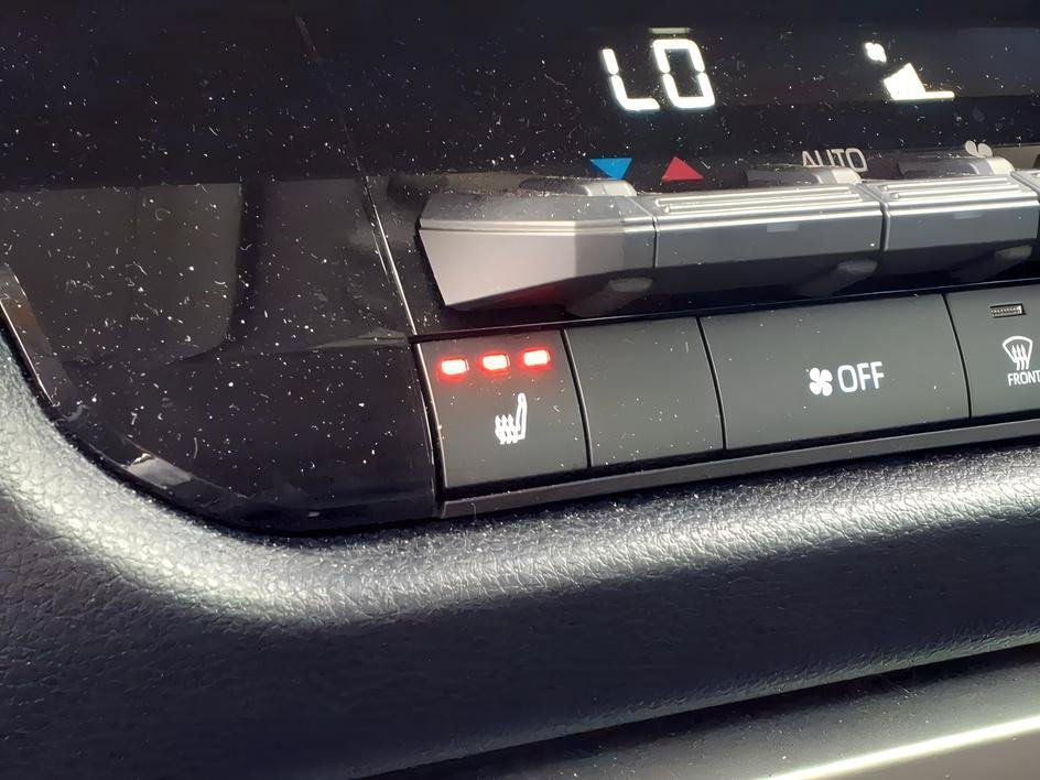Used 2023 Ice Cap Toyota SR5 image 20