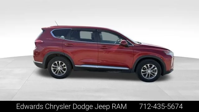 Used 2019 Red Hyundai SE image 9