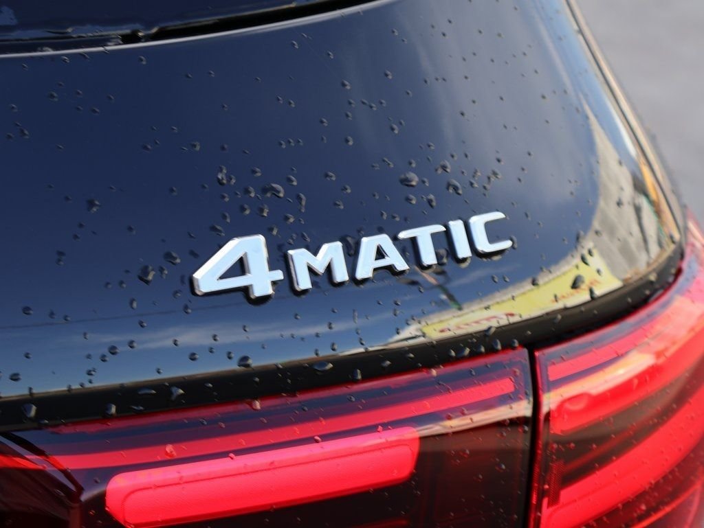 Used 2025 Night Black Mercedes-Benz GLB 250 image 9