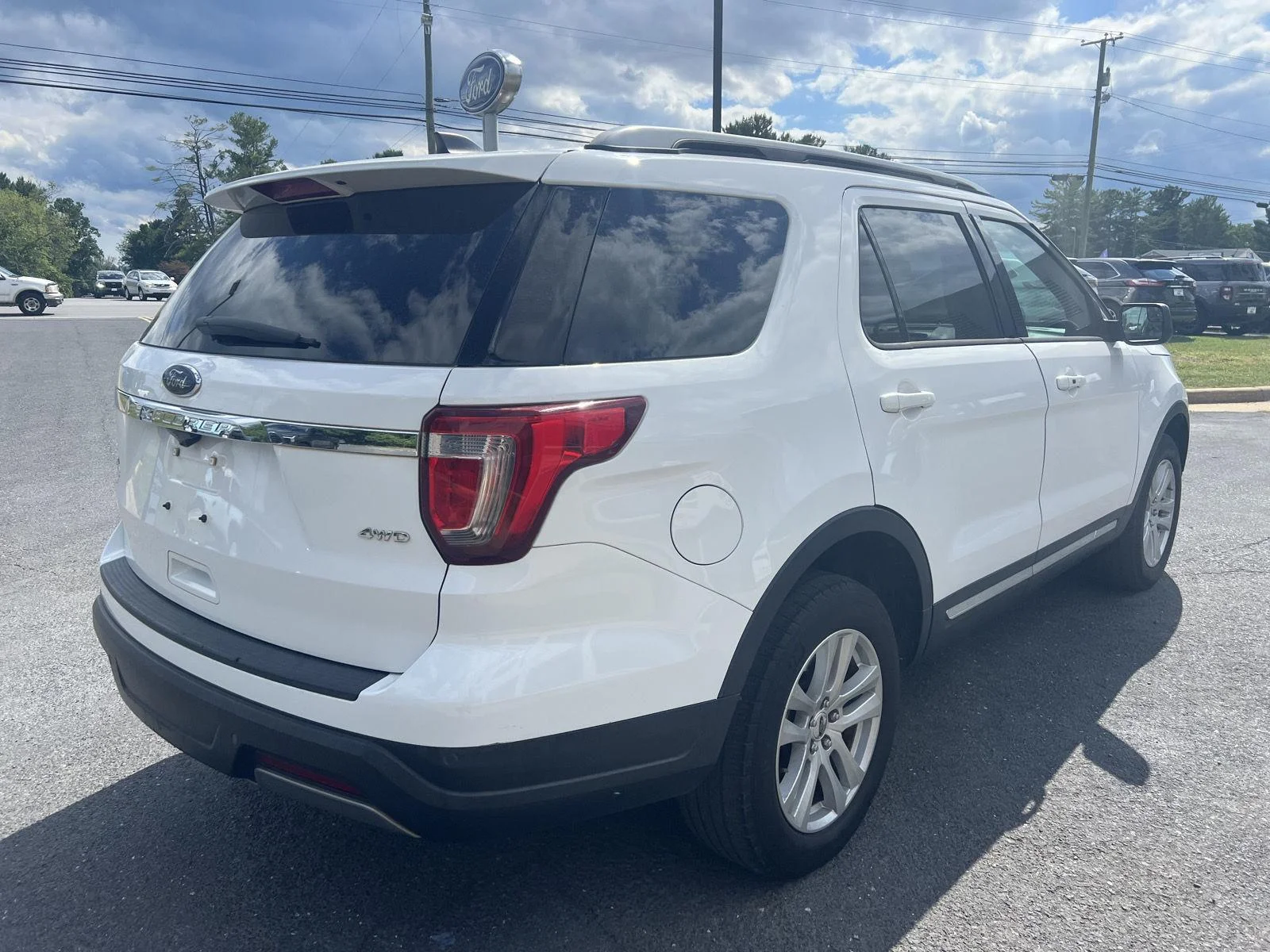 Used 2019 Oxford White Ford XLT image 4