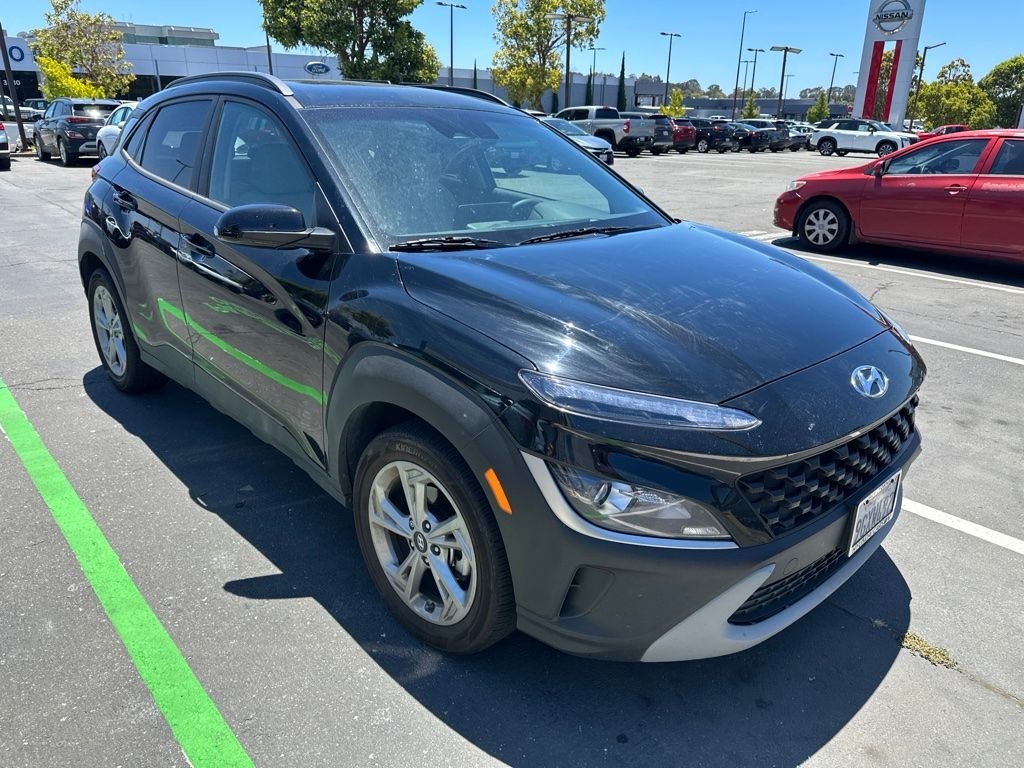 Used 2023 Black Hyundai SEL image 2
