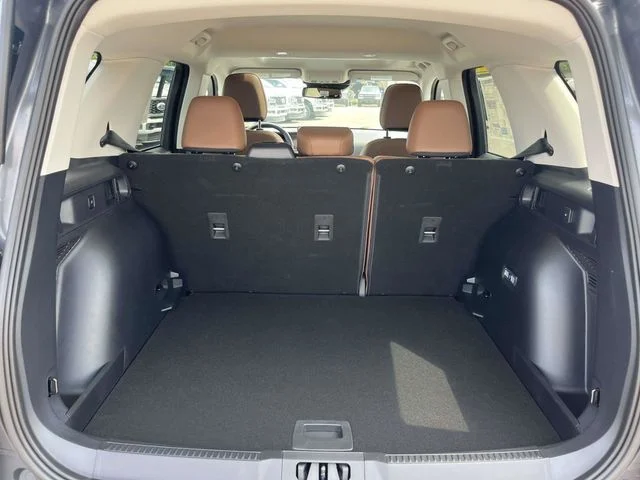 New 2026 Carbonized Gray Metallic Ford Outer Banks® image 8
