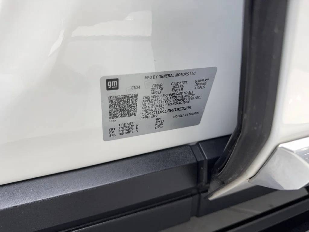 Used 2024 White GMC Denali image 101