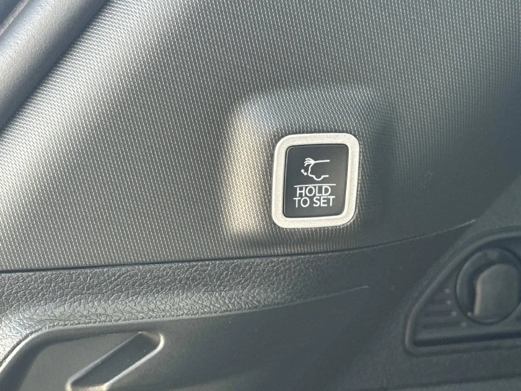 New 2027 Gray Jeep Laredo Altitude image 12
