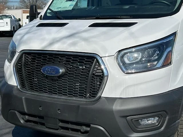 New 2024 Oxford White Ford Cutaway image 25