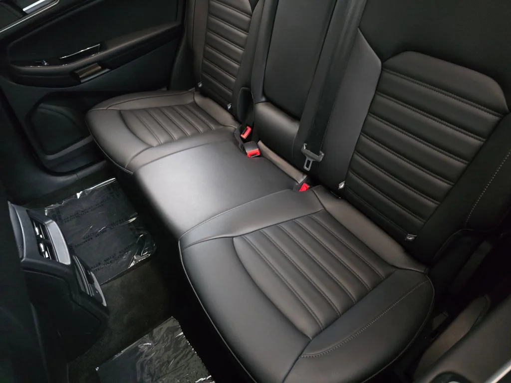 Used 2019 Gray Ford SEL image 17