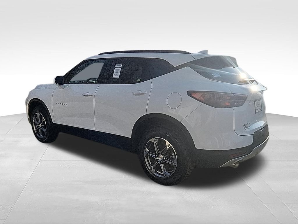Used 2024 White Chevrolet LT image 6