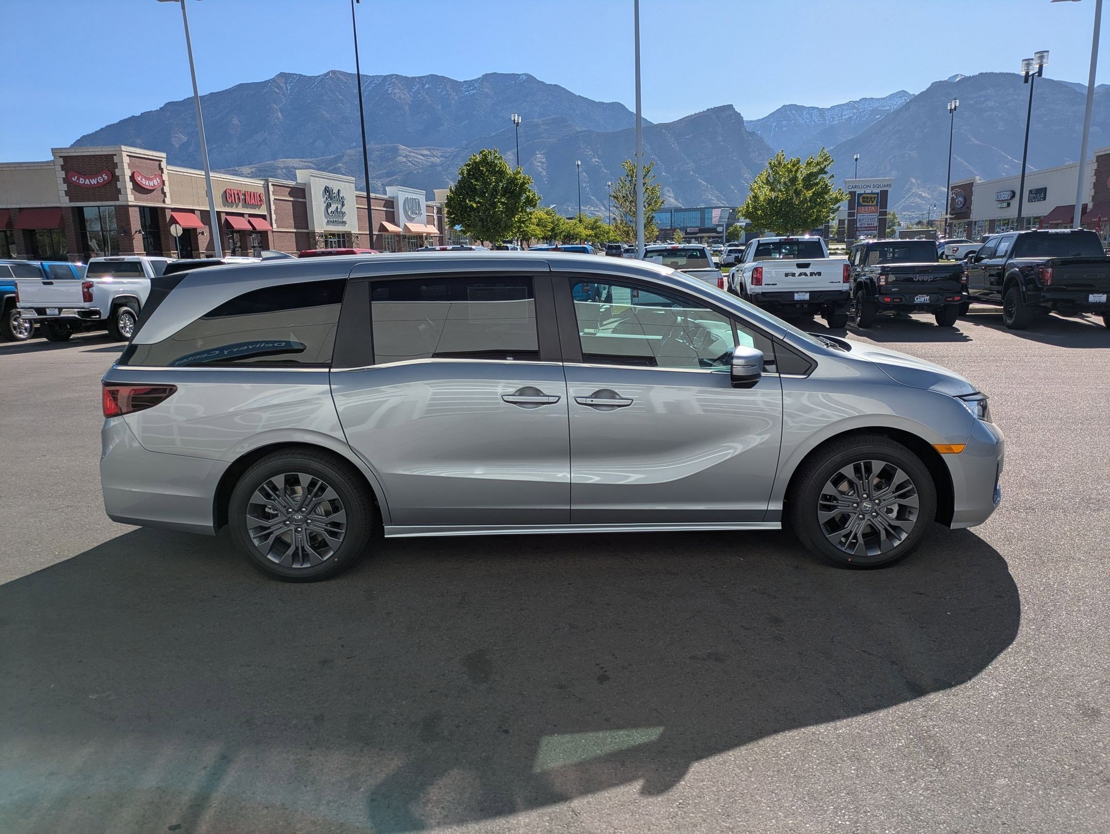 New 2026 Solar Silver Metallic Honda Touring image 2