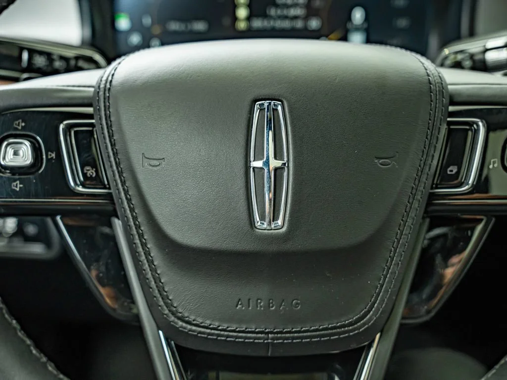 Used 2024 Ceramic Pearl Metallic Tri-Coat Lincoln Reserve image 23