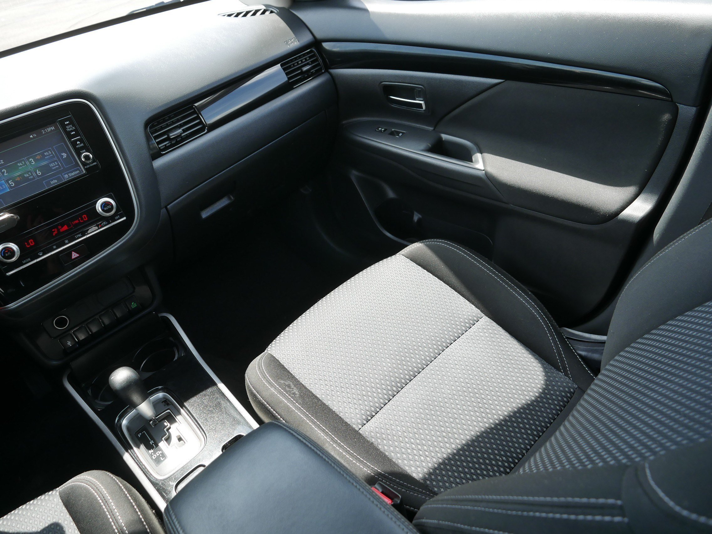 Used 2020 Alloy Silver Metallic Mitsubishi ES image 11