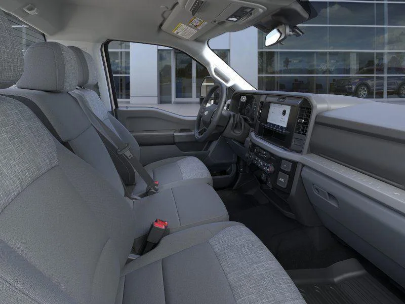 New 2025 Oxford White Ford F-350® XLT image 11