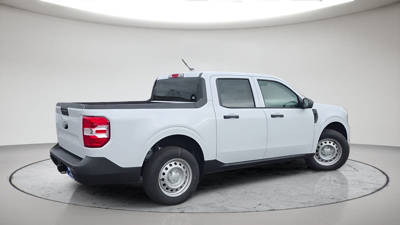 New 2026 Oxford White Ford XL image 6