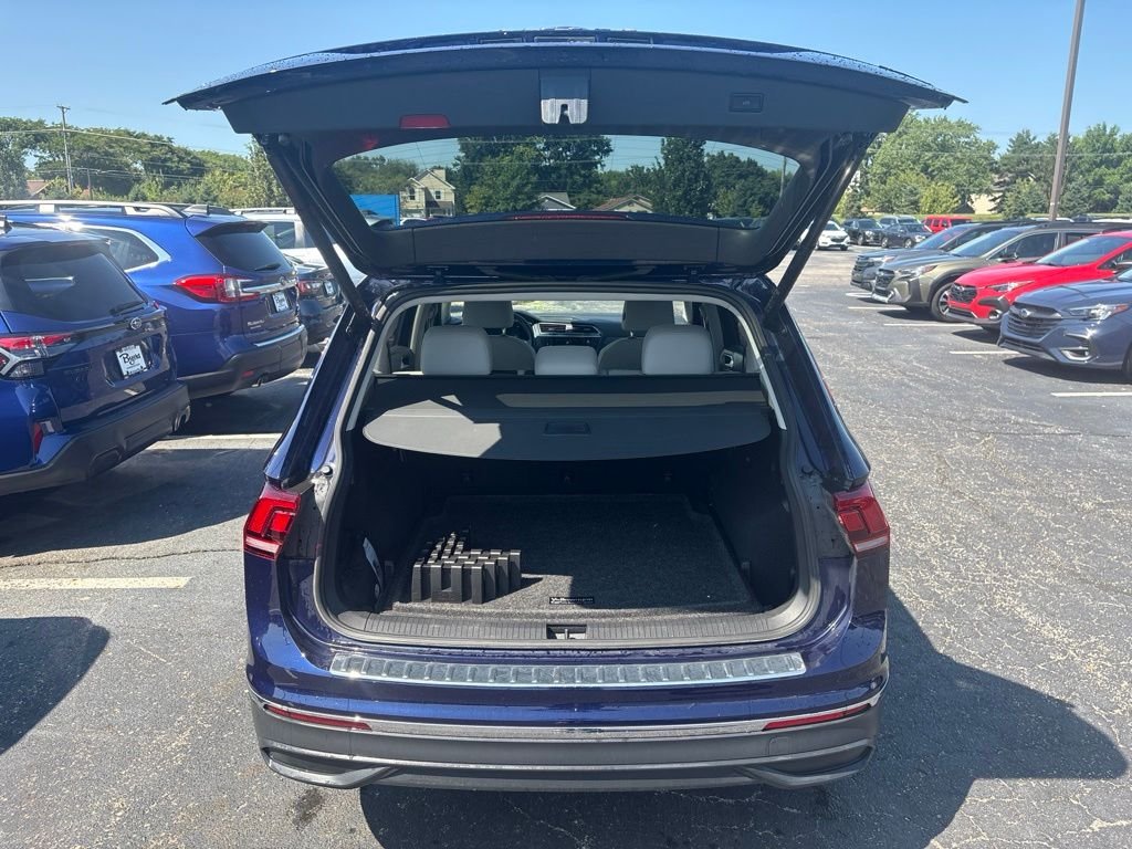 Used 2022 Blue Volkswagen 2.0T SE image 8