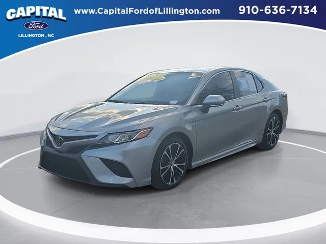 Used 2019 Silver Toyota SE image 1