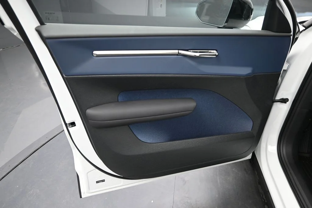 New 2026 Crystal White Volvo Twin Motor Performance Plus image 9