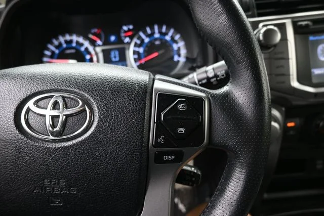 Used 2018 White Toyota SR5 image 18