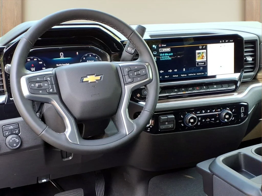 Used 2025 Black Chevrolet LT image 3