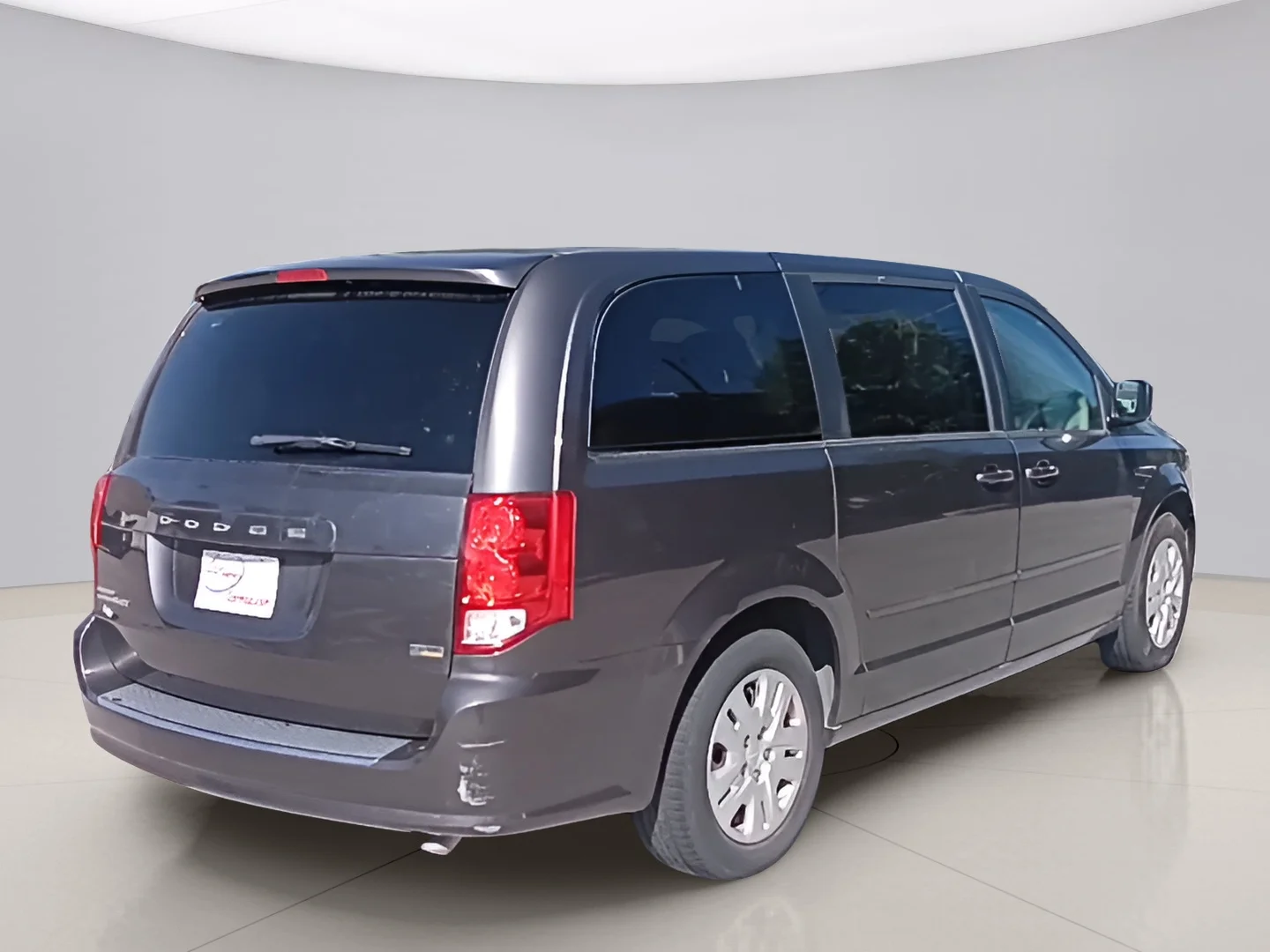 Used 2015 Gray Dodge SE image 5