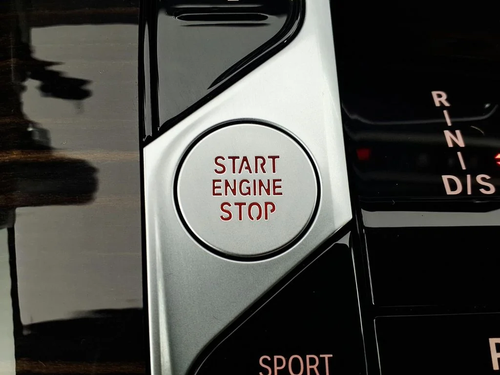 Used 2025 White BMW sDrive40i image 18