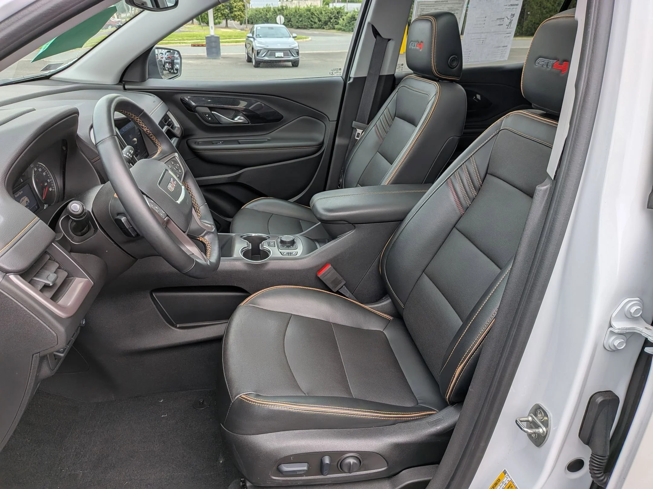 Used 2023 White Frost Tricoat GMC AT4 image 19